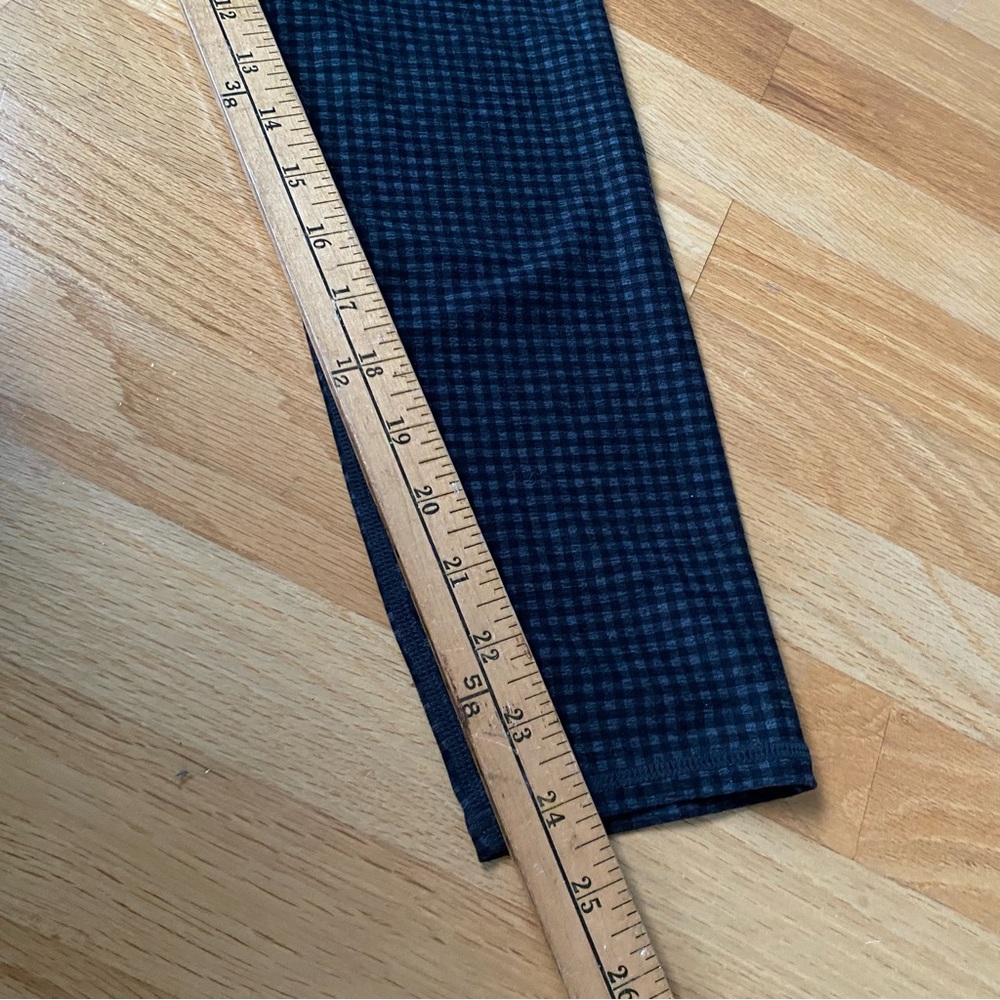 Vuori Black and Gray Checkered Elevation Leggings Pants Yoga - Picture 8 of 9